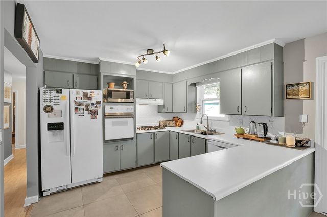 807 Dyches Drive, Savannah, GA 31406
