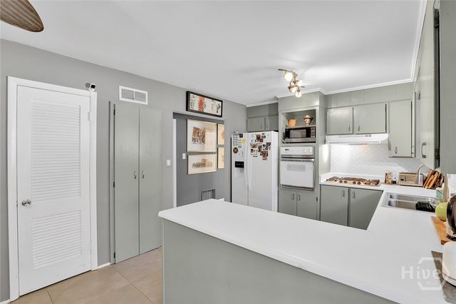 807 Dyches Drive, Savannah, GA 31406