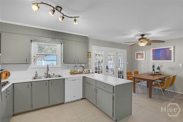 807 Dyches Drive, Savannah, GA 31406