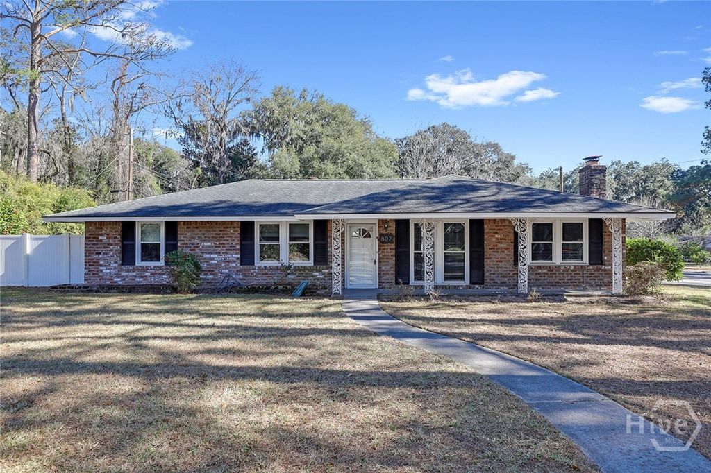 807 Dyches Drive, Savannah, GA 31406