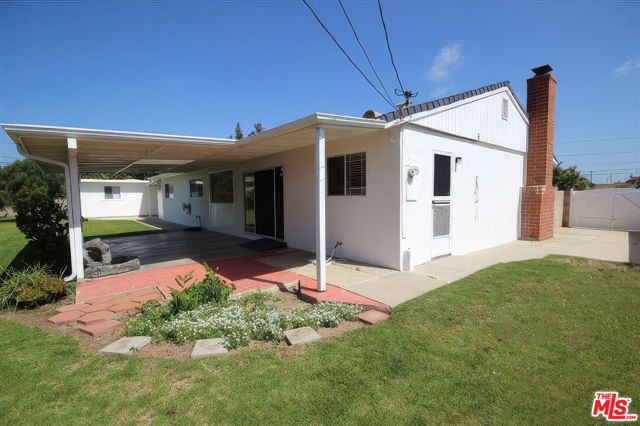 1051 Gill Avenue, Port Hueneme, CA 93041