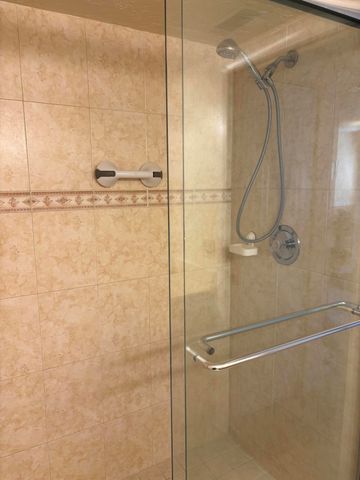 60 Pelican Pointe Drive 1020, Delray Beach, FL 33483