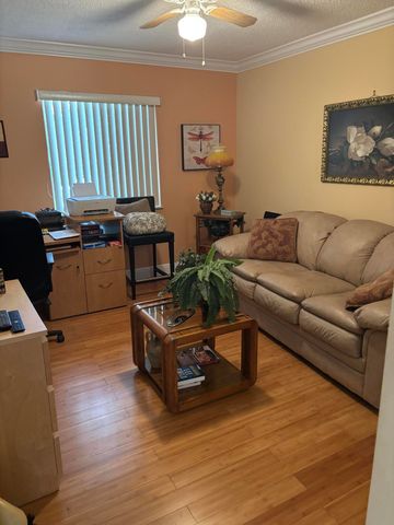 60 Pelican Pointe Drive 1020, Delray Beach, FL 33483