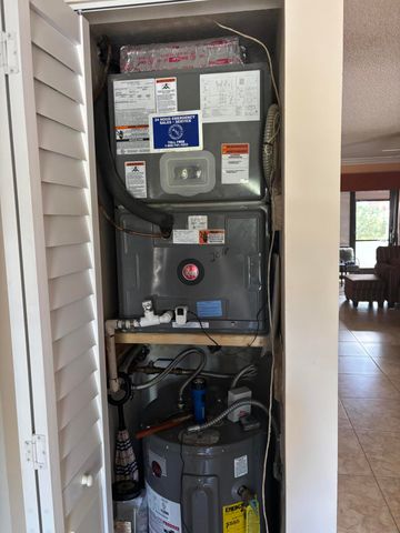 60 Pelican Pointe Drive 1020, Delray Beach, FL 33483