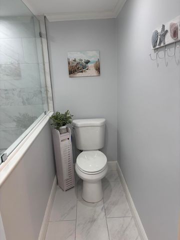 60 Pelican Pointe Drive 1020, Delray Beach, FL 33483