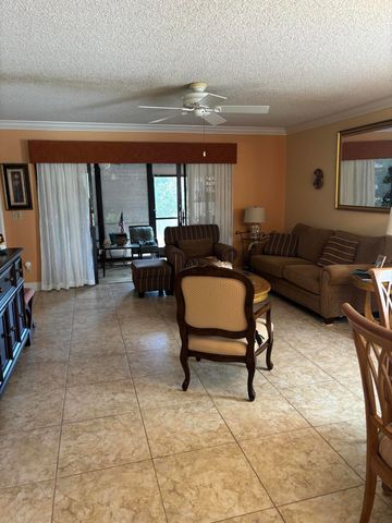 60 Pelican Pointe Drive 1020, Delray Beach, FL 33483