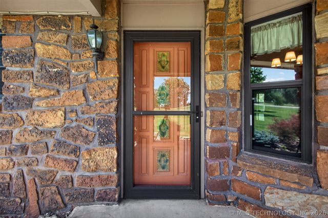 20662 S Carefree Drive, Claremore, OK 74019
