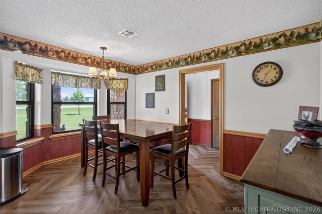 20662 S Carefree Drive, Claremore, OK 74019