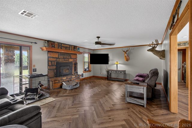 20662 S Carefree Drive, Claremore, OK 74019