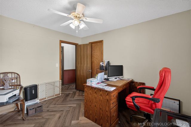 20662 S Carefree Drive, Claremore, OK 74019
