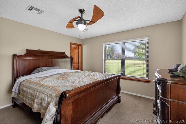 20662 S Carefree Drive, Claremore, OK 74019