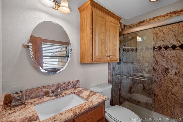 20662 S Carefree Drive, Claremore, OK 74019