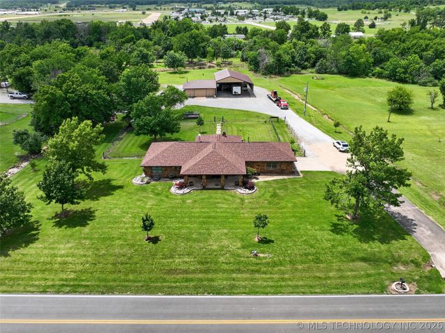 20662 S Carefree Drive, Claremore, OK 74019