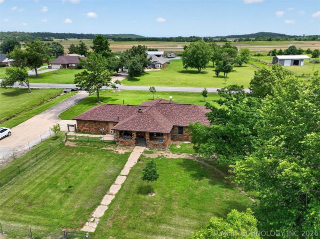20662 S Carefree Drive, Claremore, OK 74019