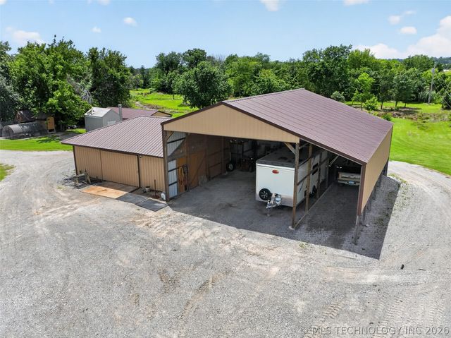 20662 S Carefree Drive, Claremore, OK 74019
