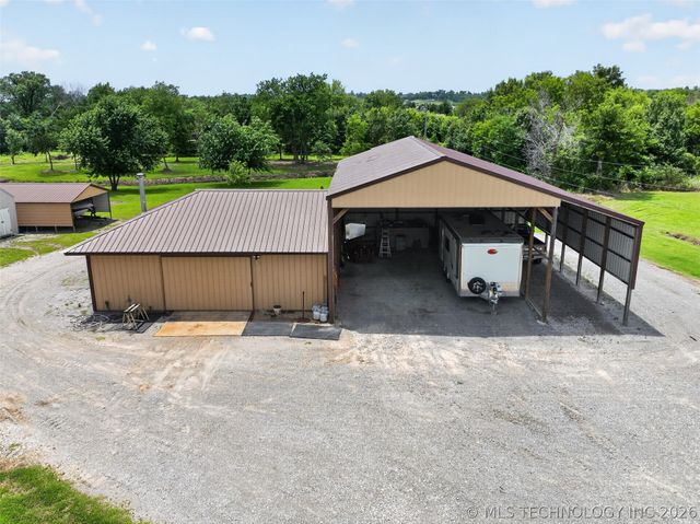 20662 S Carefree Drive, Claremore, OK 74019