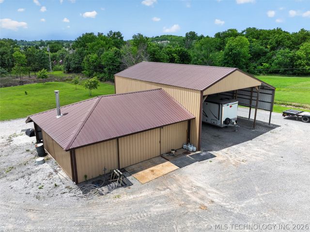 20662 S Carefree Drive, Claremore, OK 74019