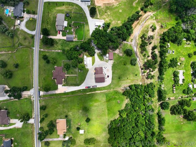 20662 S Carefree Drive, Claremore, OK 74019