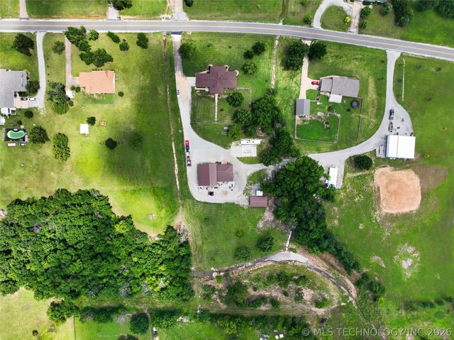 20662 S Carefree Drive, Claremore, OK 74019