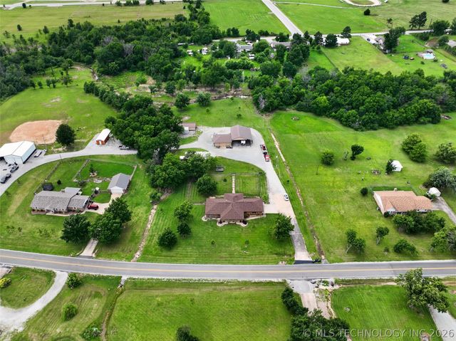 20662 S Carefree Drive, Claremore, OK 74019