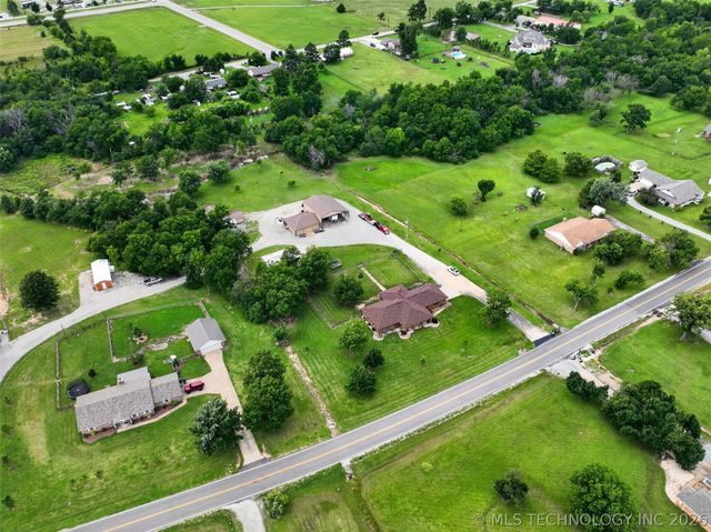 20662 S Carefree Drive, Claremore, OK 74019