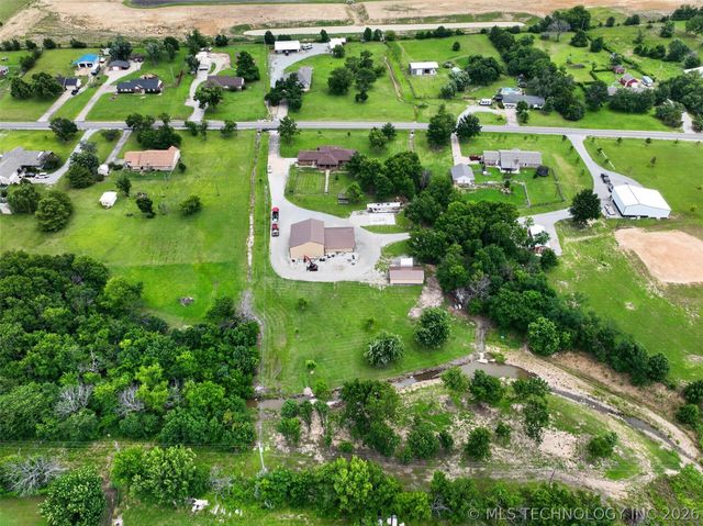 20662 S Carefree Drive, Claremore, OK 74019