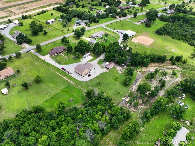20662 S Carefree Drive, Claremore, OK 74019