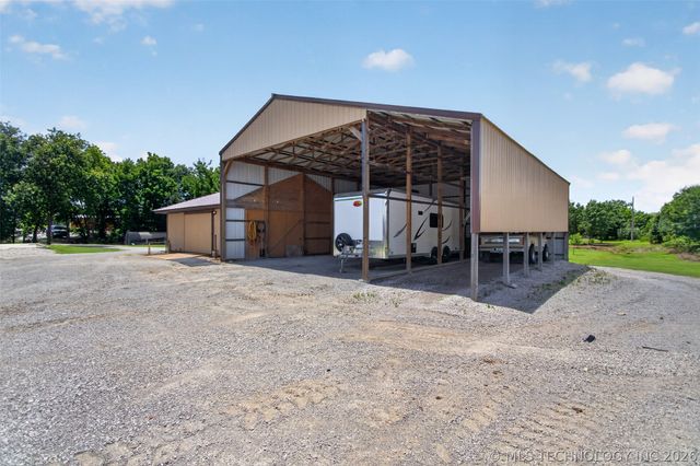 20662 S Carefree Drive, Claremore, OK 74019