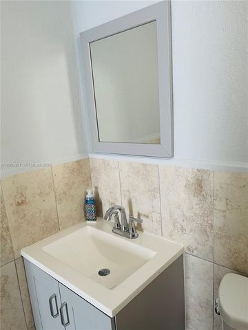 405 Palm Ave, Hialeah, FL 33010