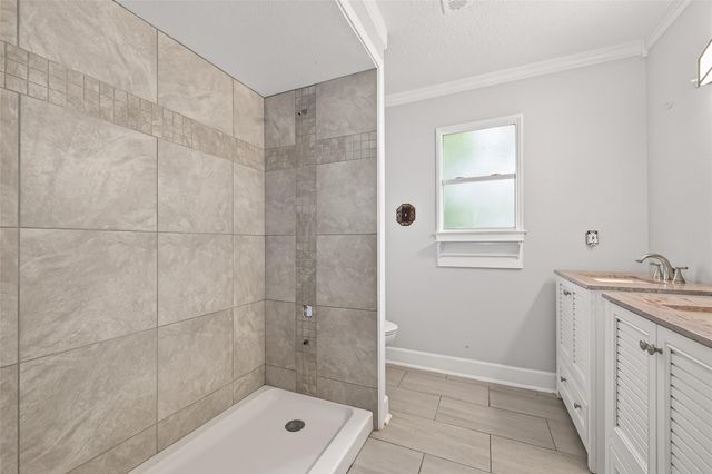 710 Pony Lane, Wallis, TX 77485