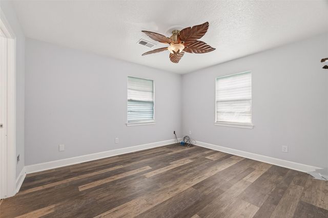 710 Pony Lane, Wallis, TX 77485