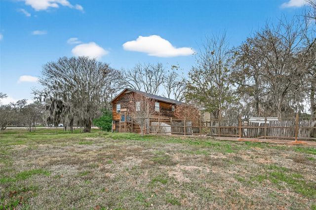 710 Pony Lane, Wallis, TX 77485