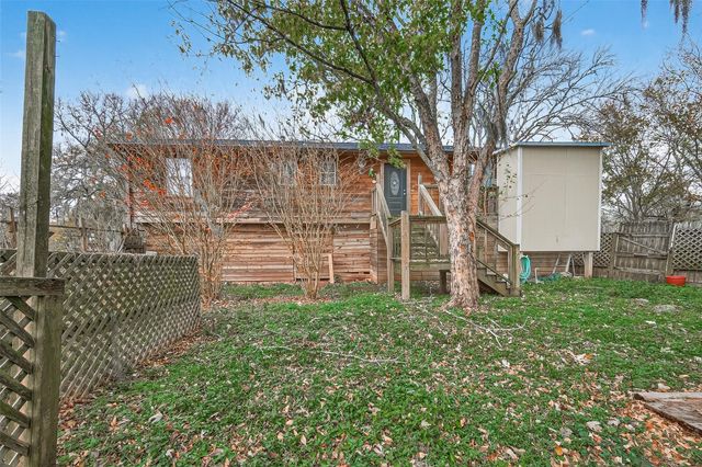 710 Pony Lane, Wallis, TX 77485