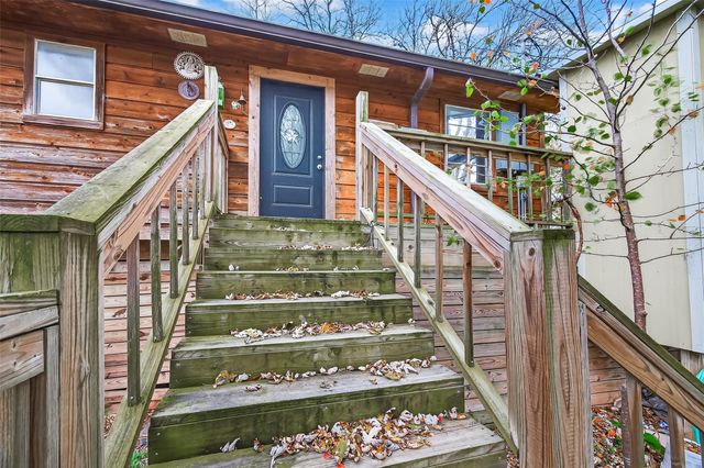 710 Pony Lane, Wallis, TX 77485