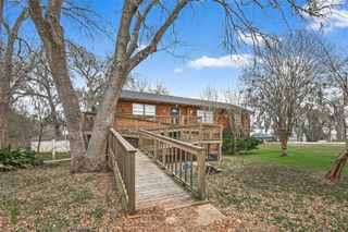 710 Pony Lane, Wallis, TX 77485