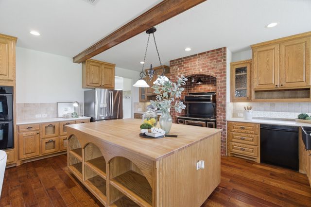 250 Newfield Lane, Springtown, TX 76082