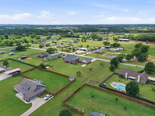 250 Newfield Lane, Springtown, TX 76082