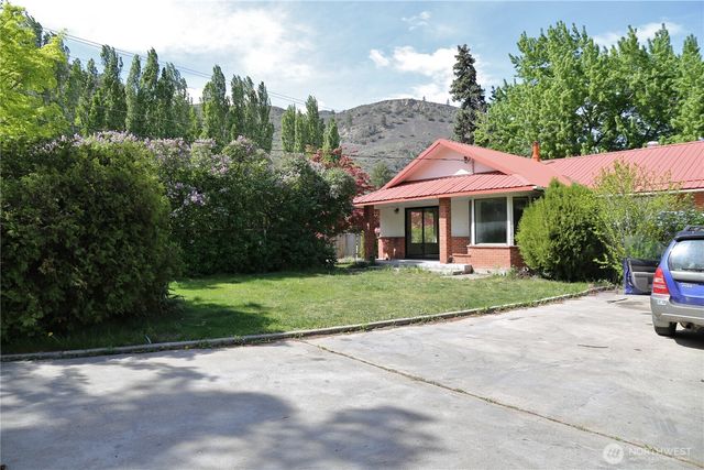 33364 97 Highway, Oroville, WA 98844