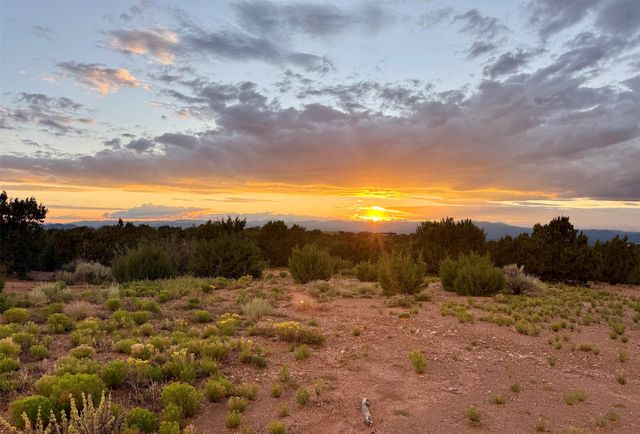 124 Tano Road, Santa Fe, NM 87501