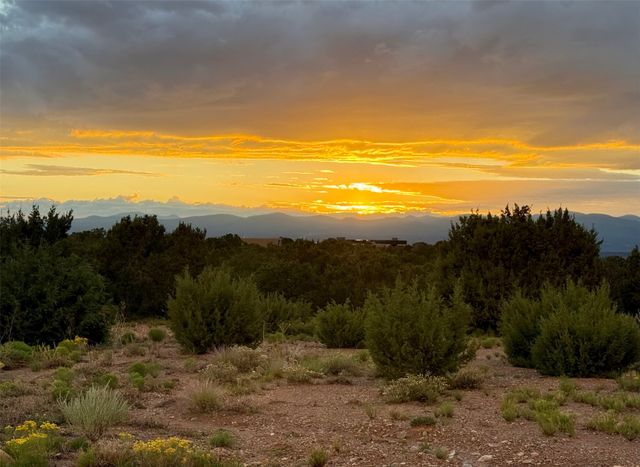 124 Tano Road, Santa Fe, NM 87501