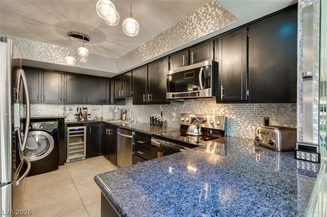 205 East Harmon 807, Las Vegas, NV 89169