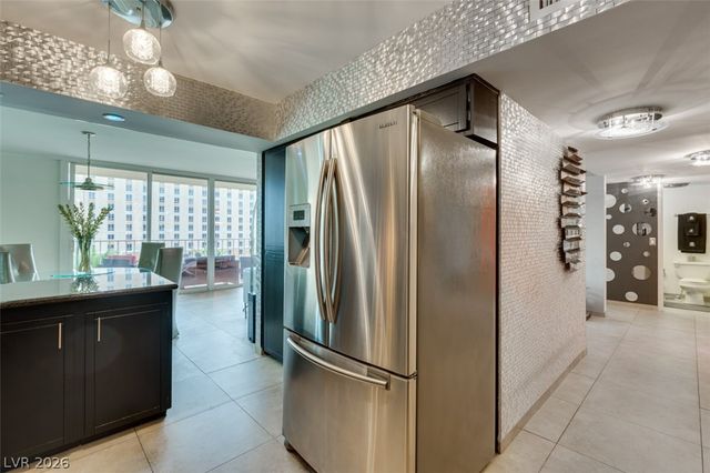 205 East Harmon 807, Las Vegas, NV 89169