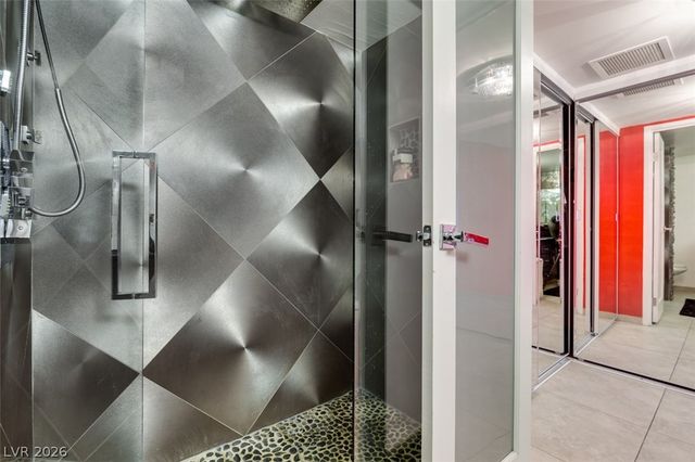 205 East Harmon 807, Las Vegas, NV 89169