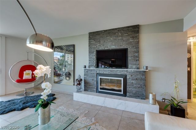 205 East Harmon 807, Las Vegas, NV 89169