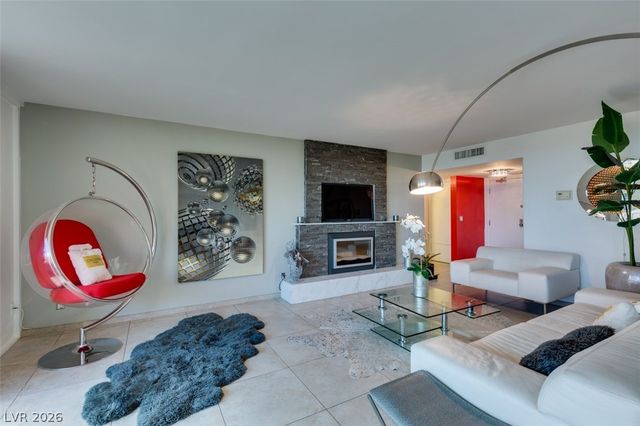 205 East Harmon 807, Las Vegas, NV 89169