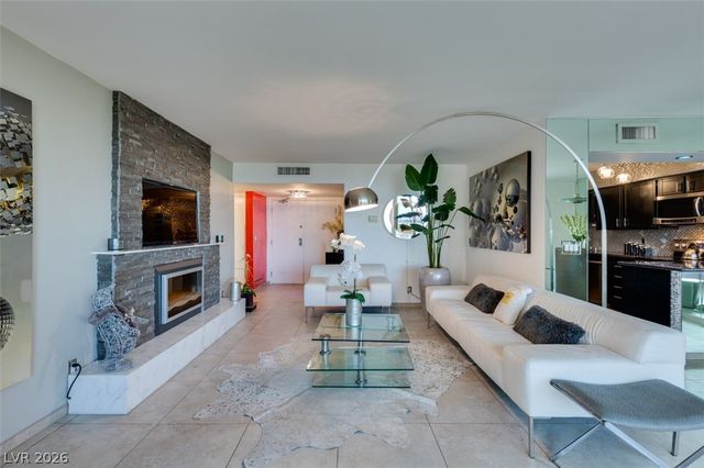 205 East Harmon 807, Las Vegas, NV 89169