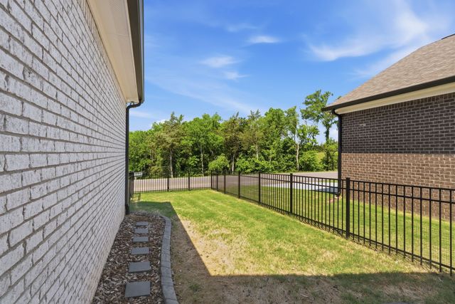 6059 Parkhaven Blvd, Hermitage, TN 37076