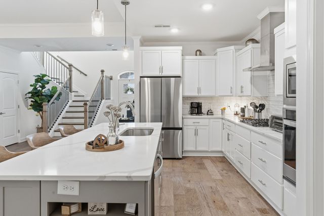 6059 Parkhaven Blvd, Hermitage, TN 37076