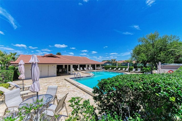3946 WILSHIRE CIRCLE E 168, Sarasota, FL 34238