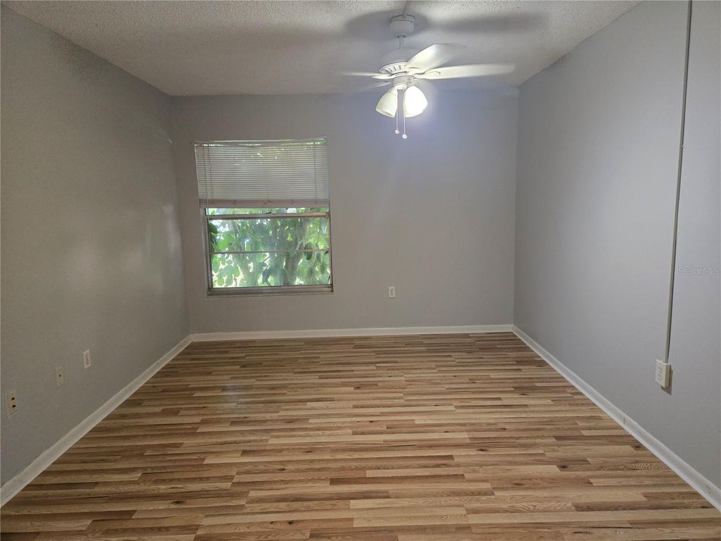 Image 7 of property listing at 6328 7TH AVENUE W 6328, Bradenton, FL 34209